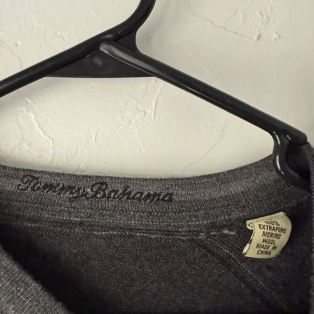 Tommy Bahama Size M Grey 100% Merino Wool V Neck‎ Sweater Preppy Old Money